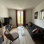 Flat 16 Near To Eiffel Tower דירה פריז