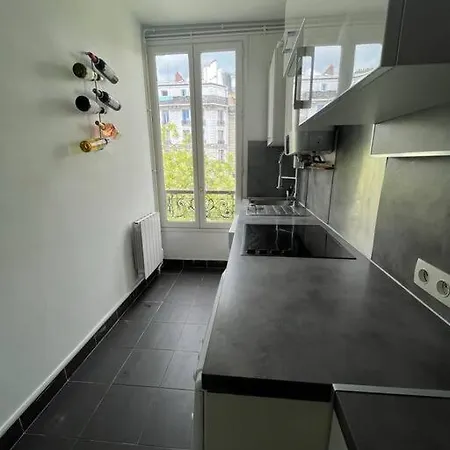 Flat 16 Near To Eiffel Tower