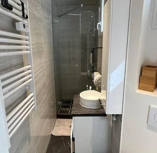 Flat 16 Near To Eiffel Tower *